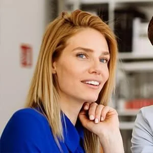 business-people-working-in-office-UG93BVM-1.jpg business-people-working-in-office-UG93BVM-1.jpg